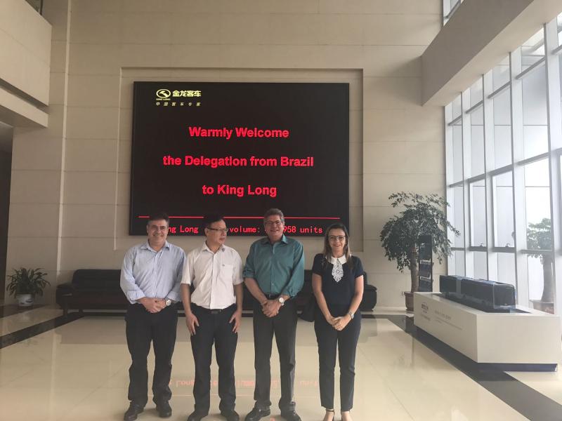 Fundada em 1988, a Xiamen King Long United Automotive Industry Co., Ltd. ("King Long") está dedicada à fabricação e vendas de camionetas, autocarros e monovolumes.