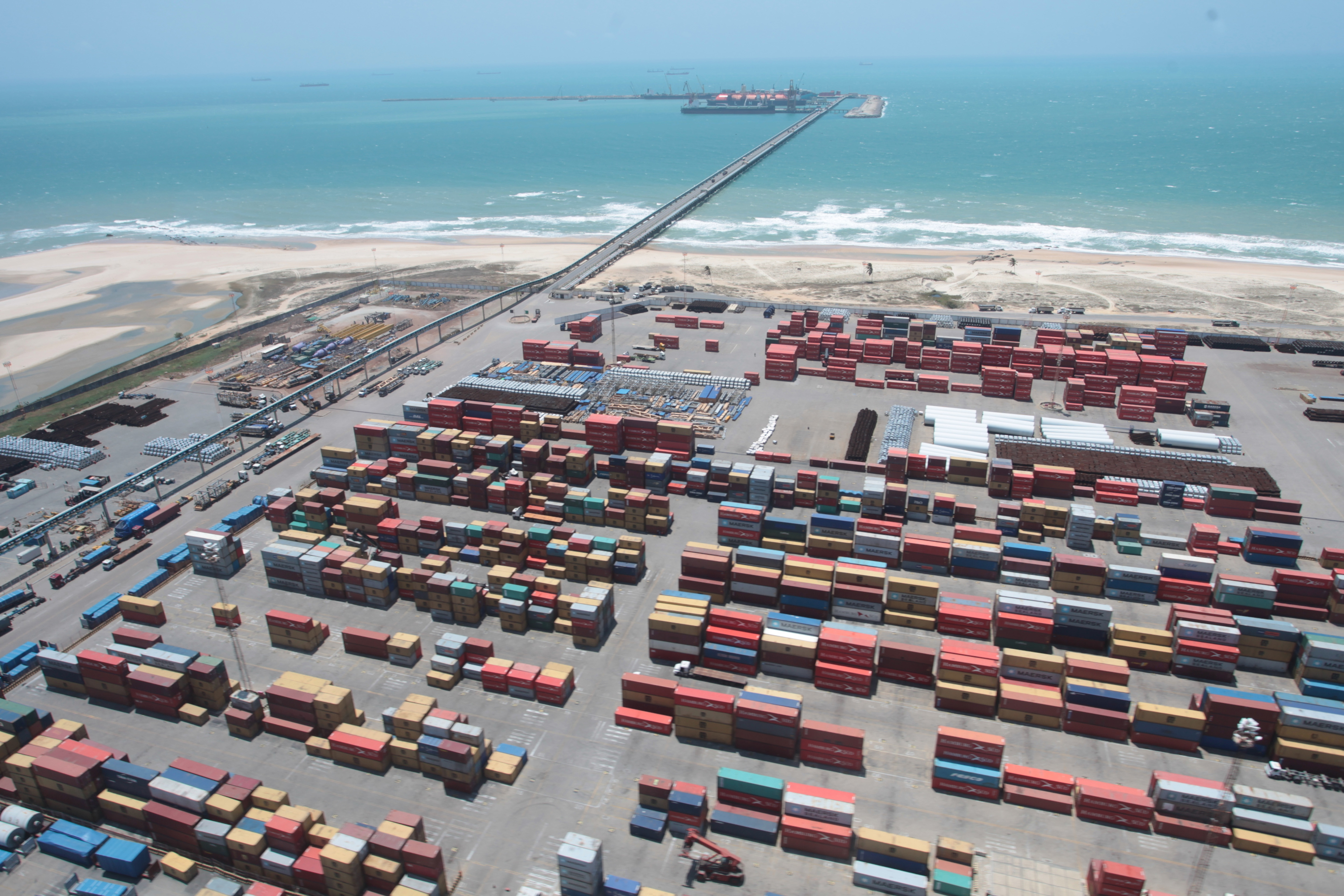 O Porto do Pecém atingiu a marca de 2 milhões de placas de aço exportadas em 2017. O material produzido pela Companhia Siderúrgica do Pecém (CSP) é a principal carga de exportação em toneladas no Porto do Pecém.