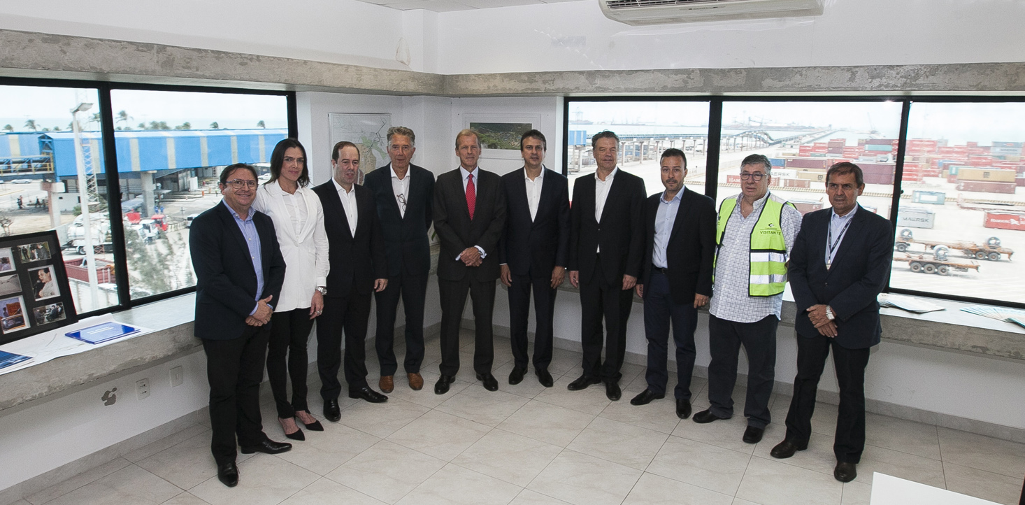 Camilo Santana apresentou a estrutura do Complexo Industrial e Portuário do Pecém (CIPP) para o CEO do Porto de Roterdã, Allard Castelein