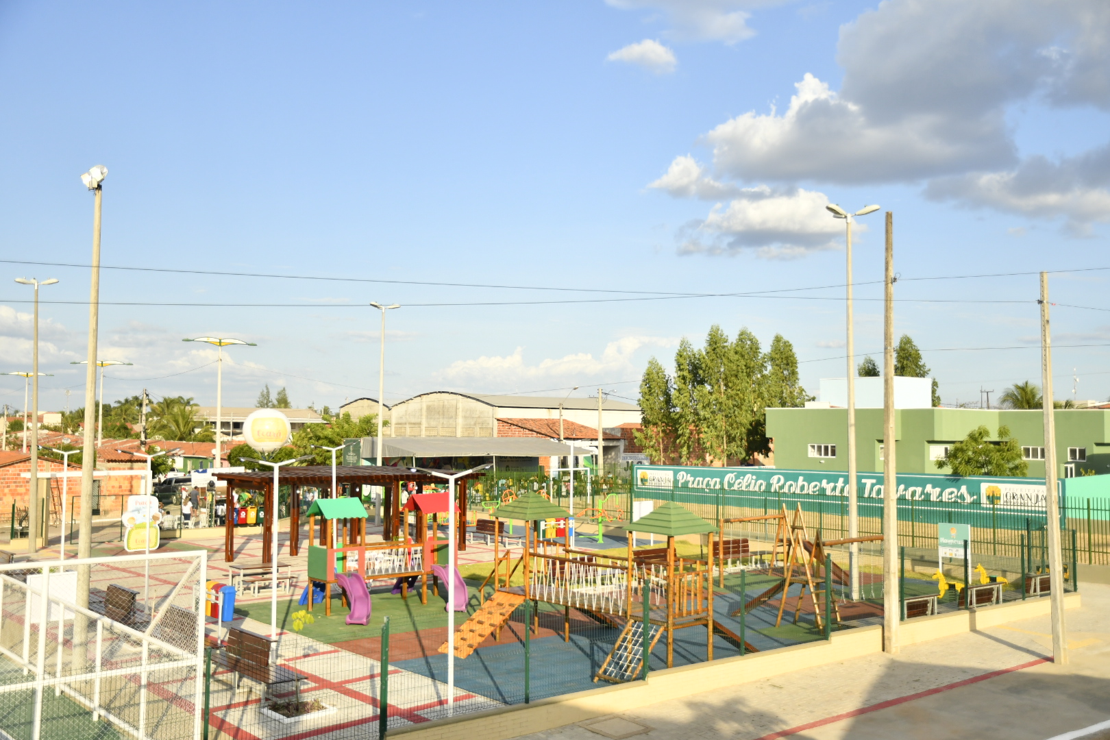 inauguração de praça mais infancia