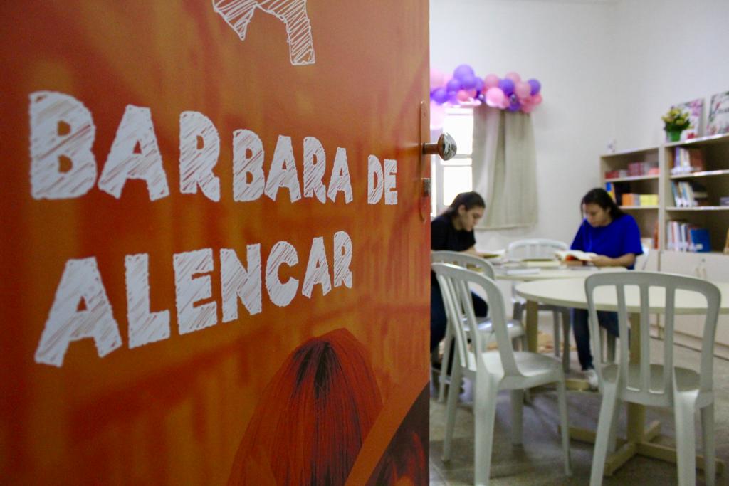 Bienal Fora da Bienal leva poesia para Centro Socioeducativo