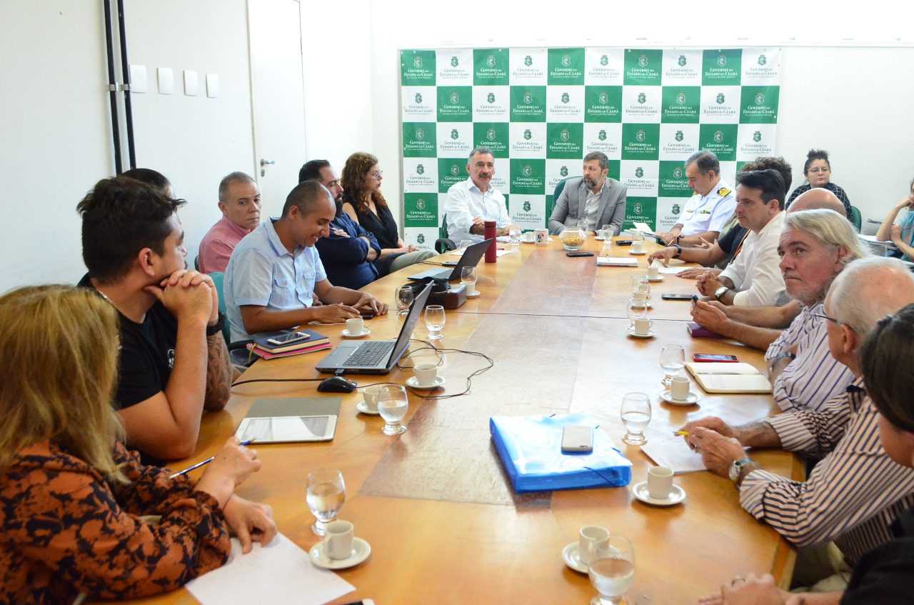 Grupo de Trabalho define ações de combate à mancha de óleo no Ceará