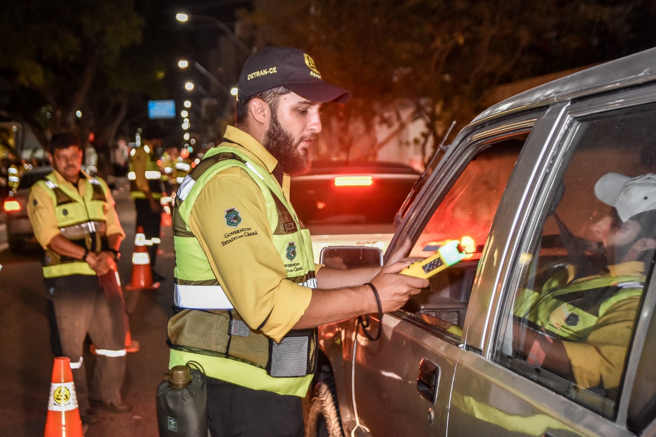 Equipe do Detran em operação