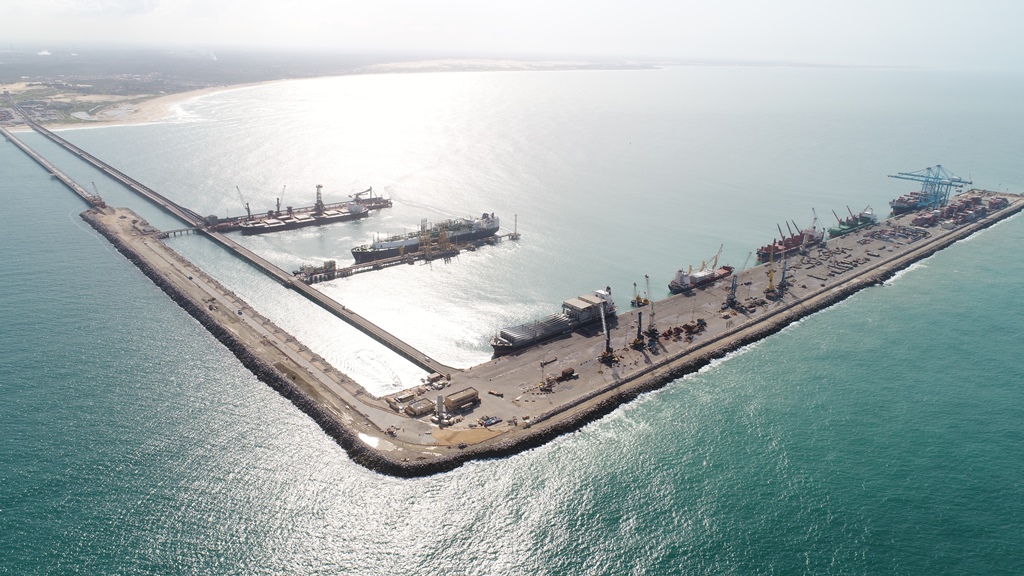 Navios atracados no Porto do Pecém