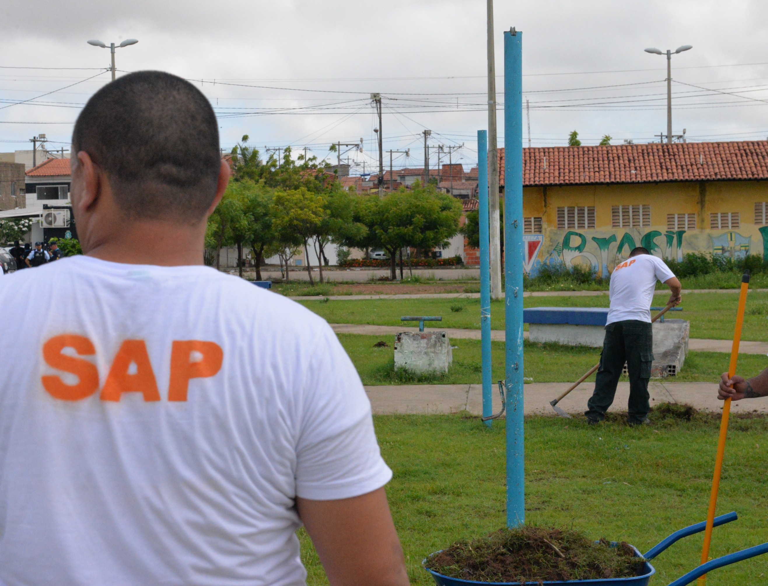 Reforma de praça do Conjunto Habitacional Maria Tomásia