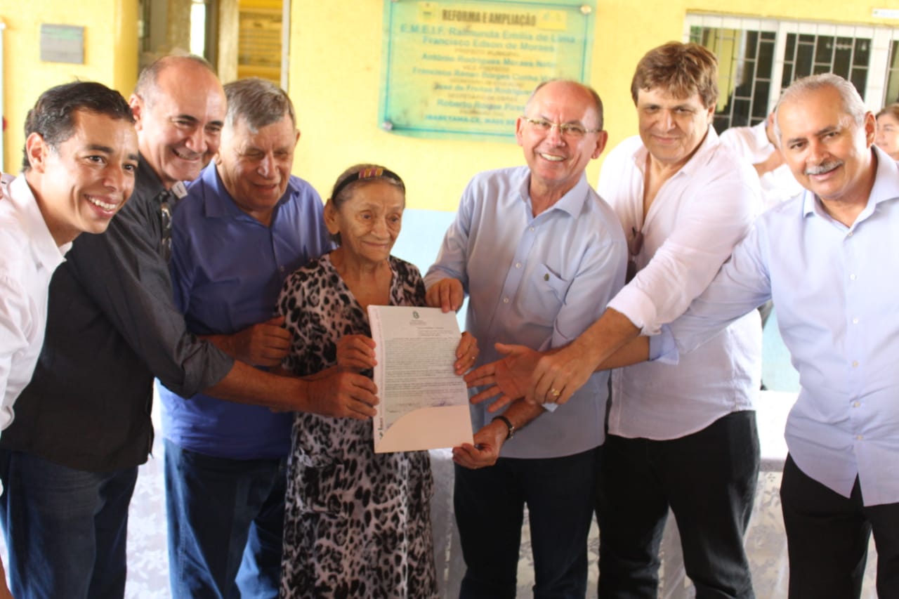 Agricultores familiares recebem título de propriedade