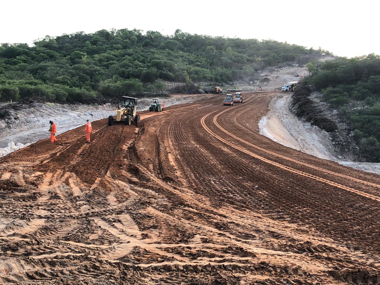 Obras na rodovia CE-397 em Mauriti