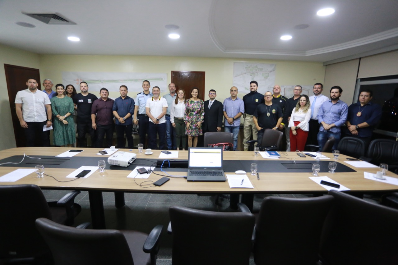 Reunião em Sobral sobre estratégias para aproximar população da Polícia Militar