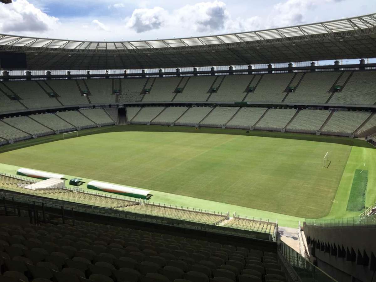 Com pausa nos jogos, Arena Castelão reforça manutenção do gramado -  Secretaria do Esporte