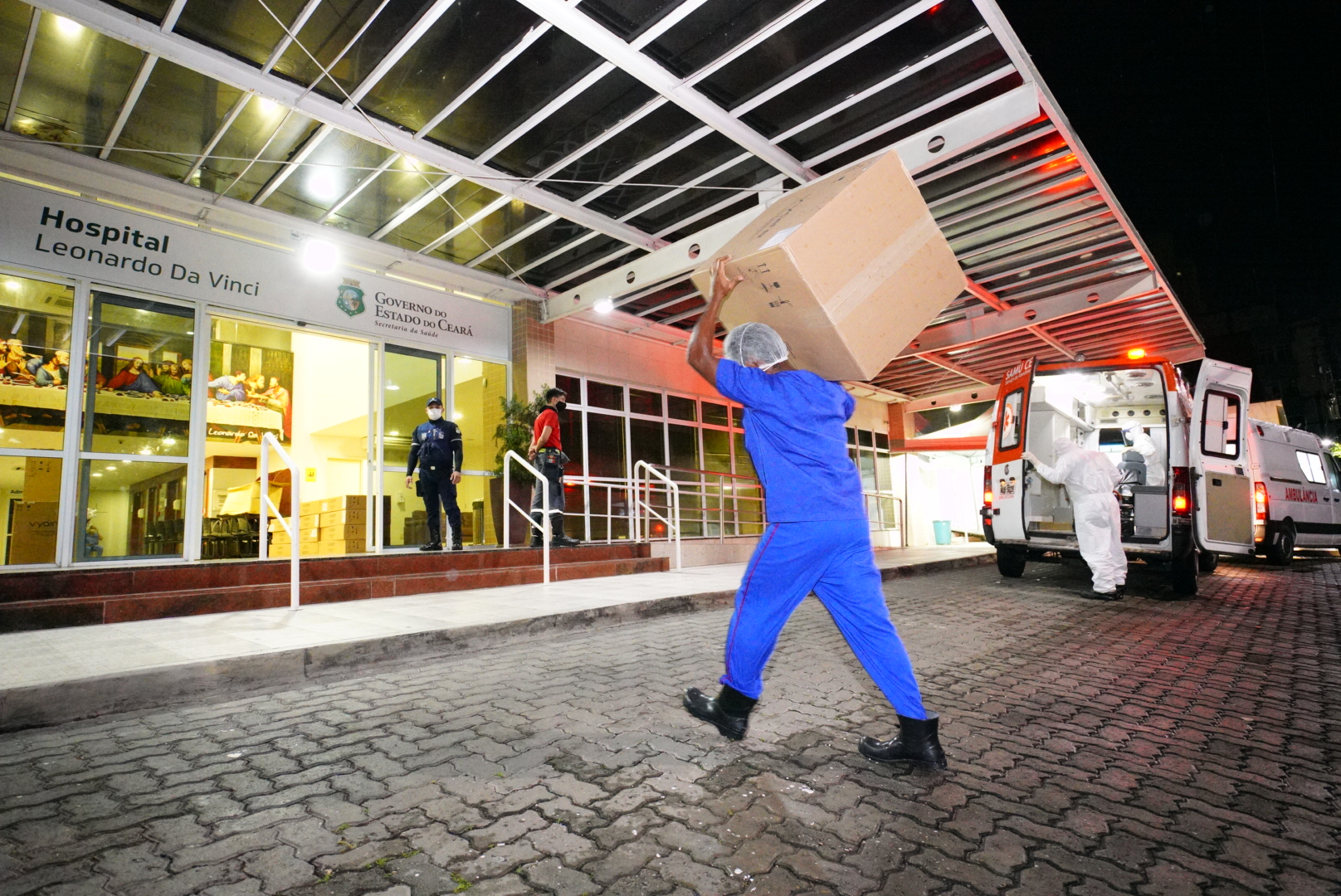 Imagem reprodução - Respirados chegam no Aeroporto de Fortaleza