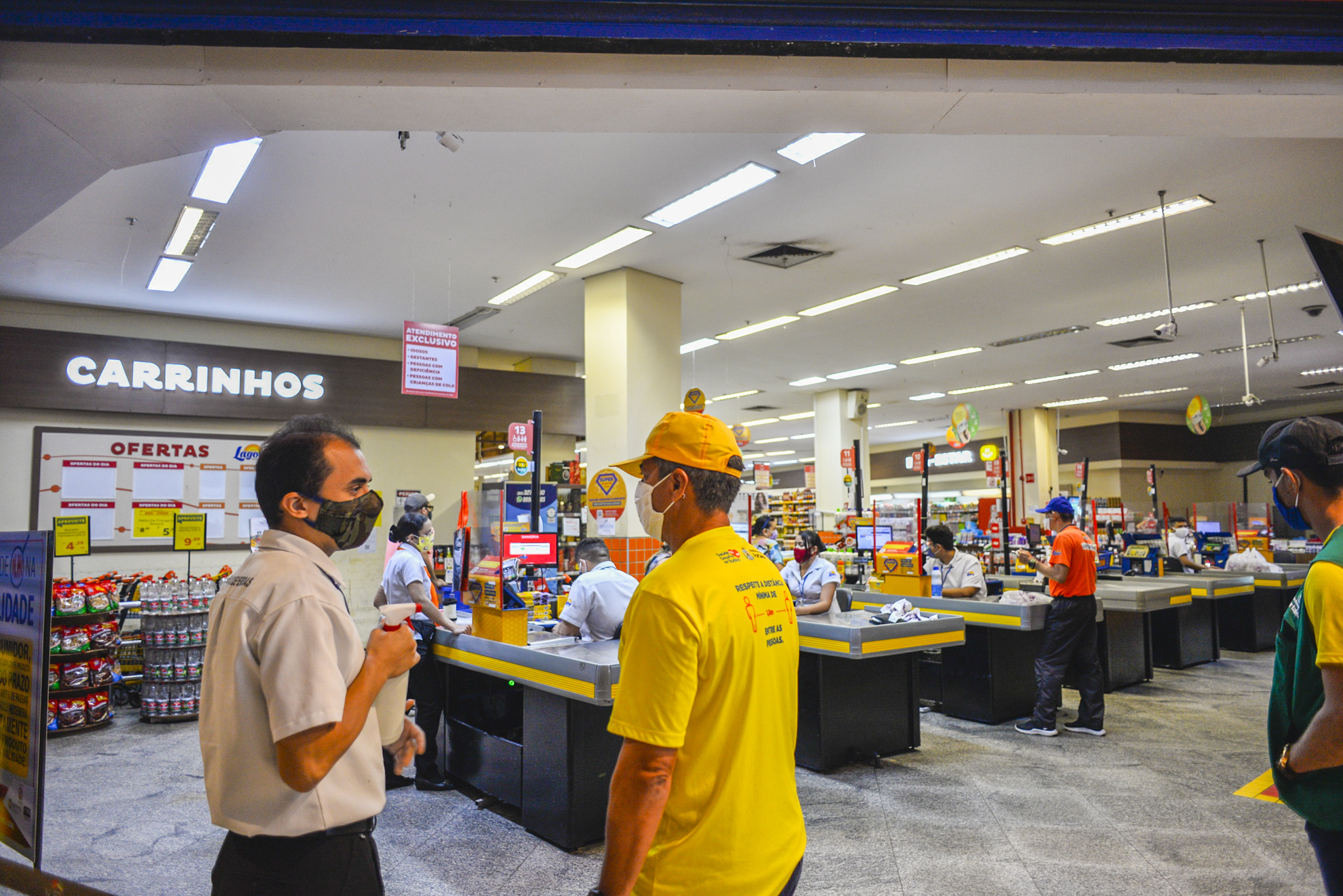 Como economizar turistando: rede de supermercado garante economia para  visitantes de praias do litoral leste do Ceará - Jornal do comércio do ceará