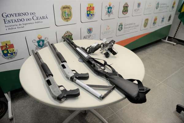 Polícia faz maior apreensão de armas do estado 