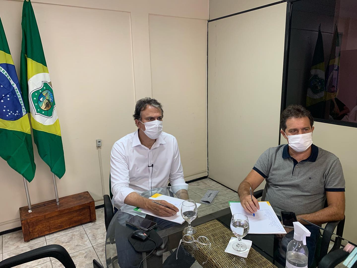 PMCE utiliza a Cavalaria no trabalho de fiscalização das medidas sanitárias  de combate à Covid-19 - Governo do Estado do Ceará