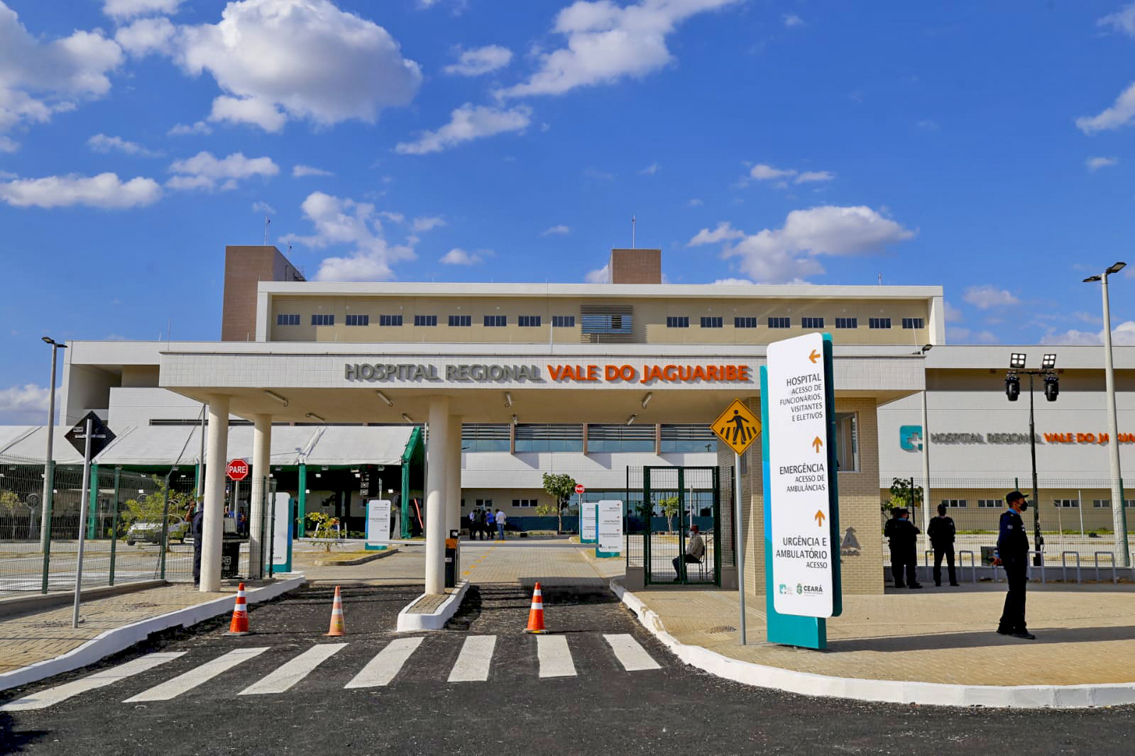 Governo do Ceará entrega Hospital Regional do Vale do Jaguaribe