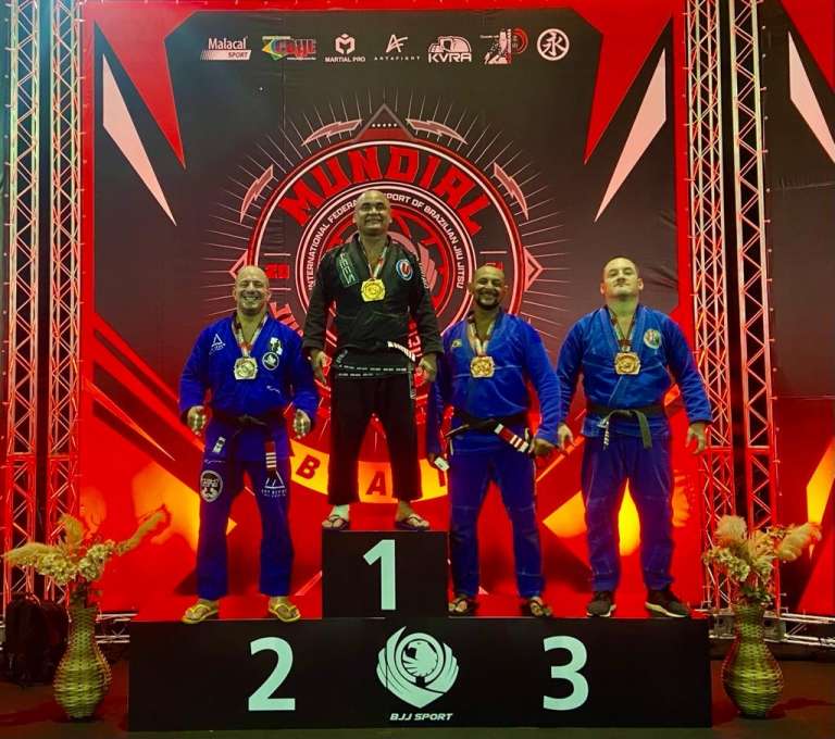 Maricaense é campeão mundial juvenil de Jiu Jitsu