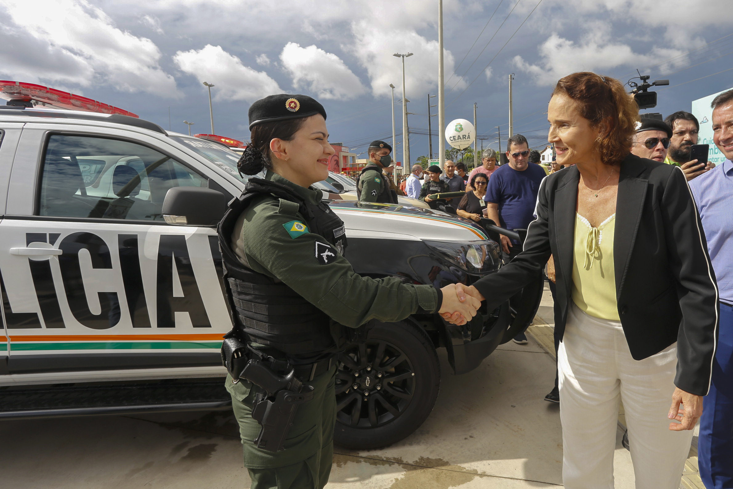 Polícia Militar desfila com nova padronização de uniforme e viatura