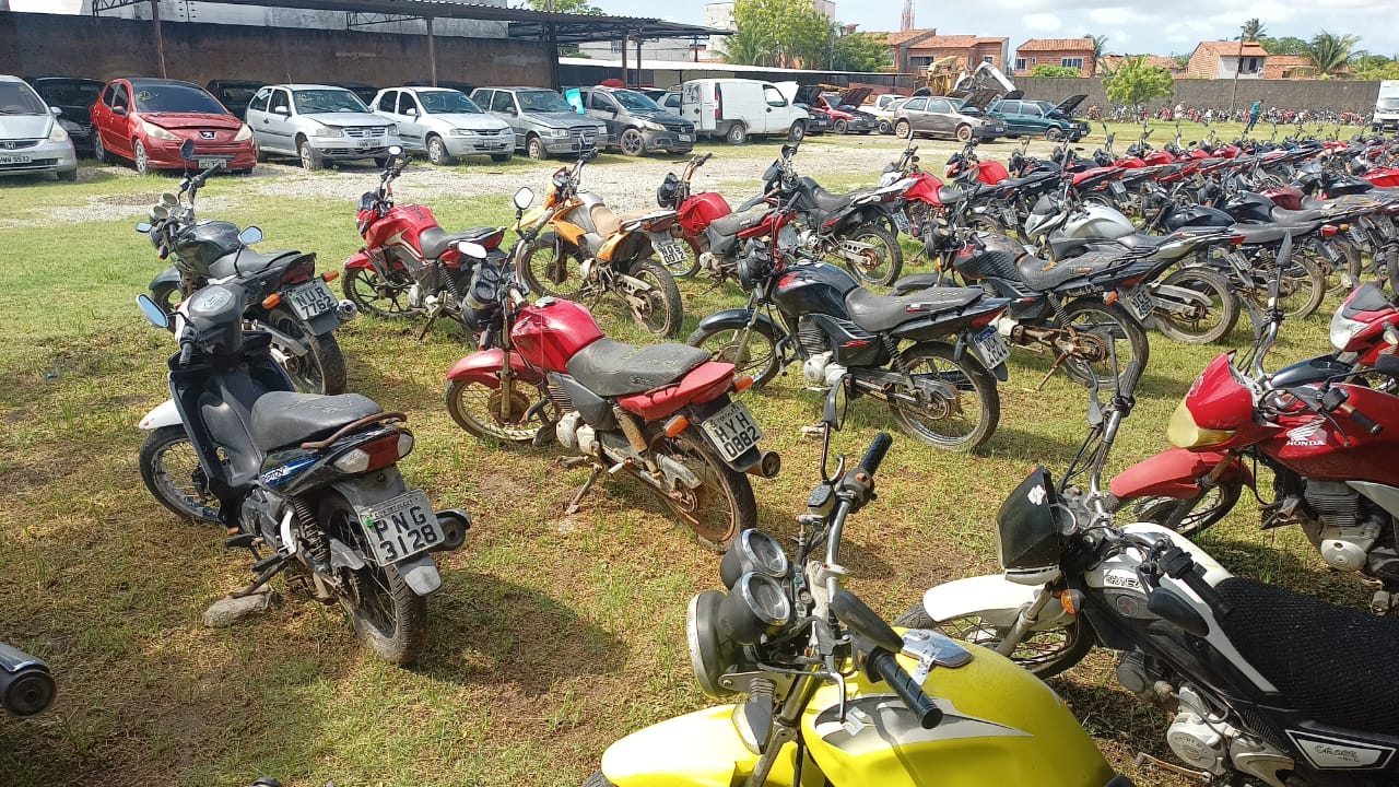 Leilão de carros e motos apreendidos pelo Detran terá lances a