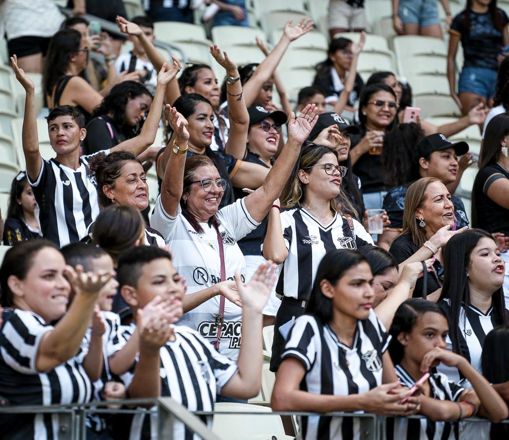 Arena Castelão recebe pela 1ª vez jogo exclusivo com público feminino -  Governo do Estado do Ceará