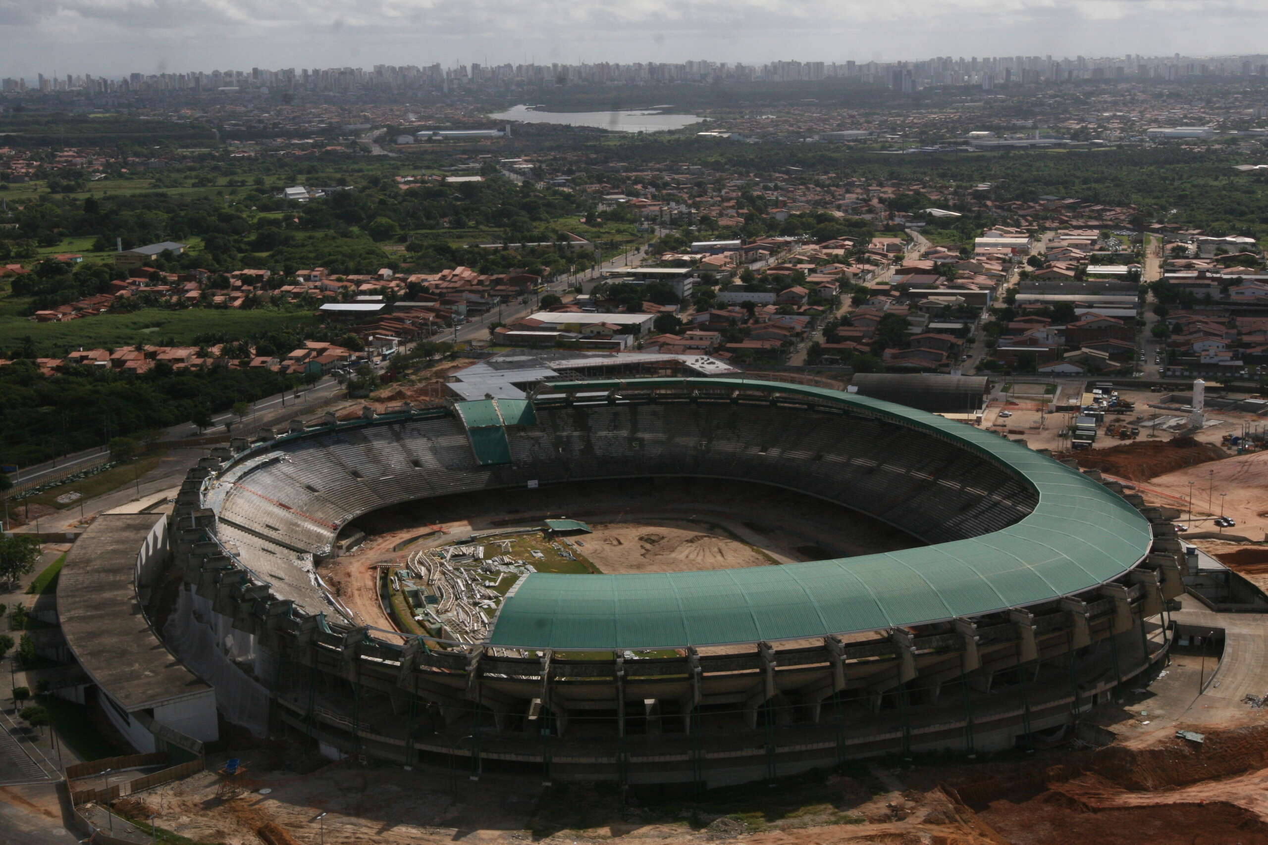 Veja a evolução do Estádio Castelão através dos seus 39 anos