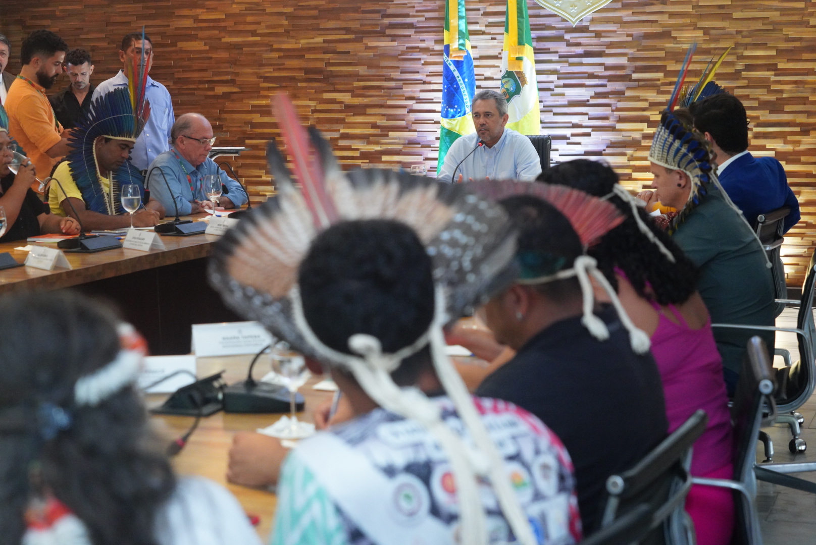 Governo do Estado recebe lideranças e anuncia ações em benefício das populações indígenas