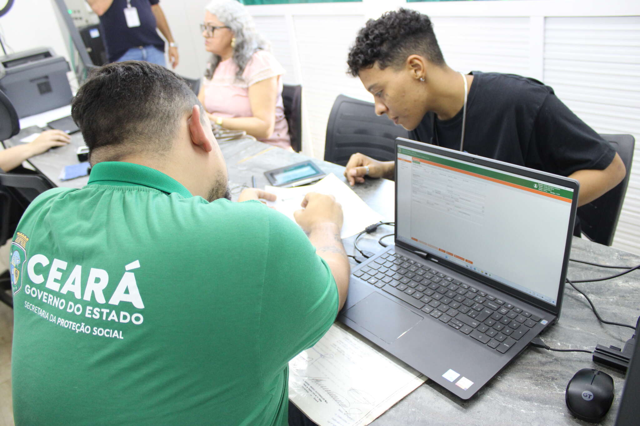 Caminhão do Cidadão leva serviços a Fortaleza e a mais quatro municípios