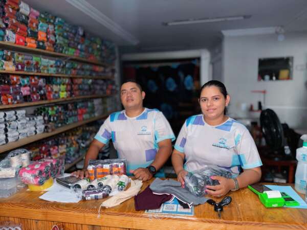 De porta a porta à Microempresa: a trajetória de Sabrina e o papel da Jucec no crescimento dos negócios