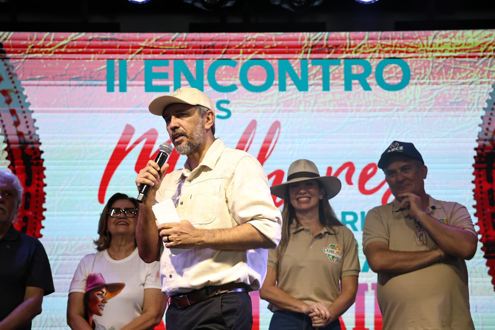 ExpoCariri 2025: Elmano de Freitas anuncia estudos para implantação de 10 mil hectares de perímetros irrigados no Cariri