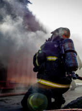 Bombeiros militares do Ceará recebem capacitação pioneira para o combate a incêndios urbanos