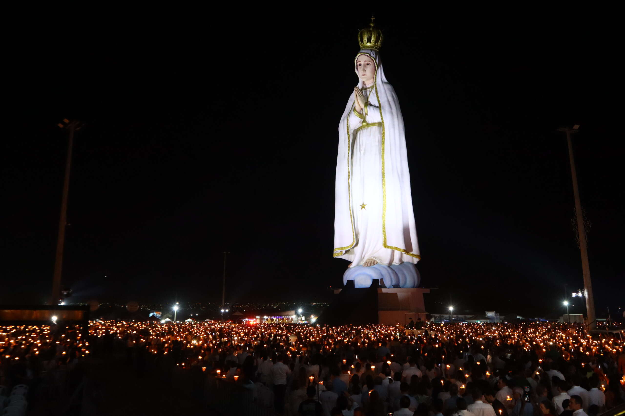 Maior estátua de Nossa Senhora de Fátima do mundo é inaugurada no Crato