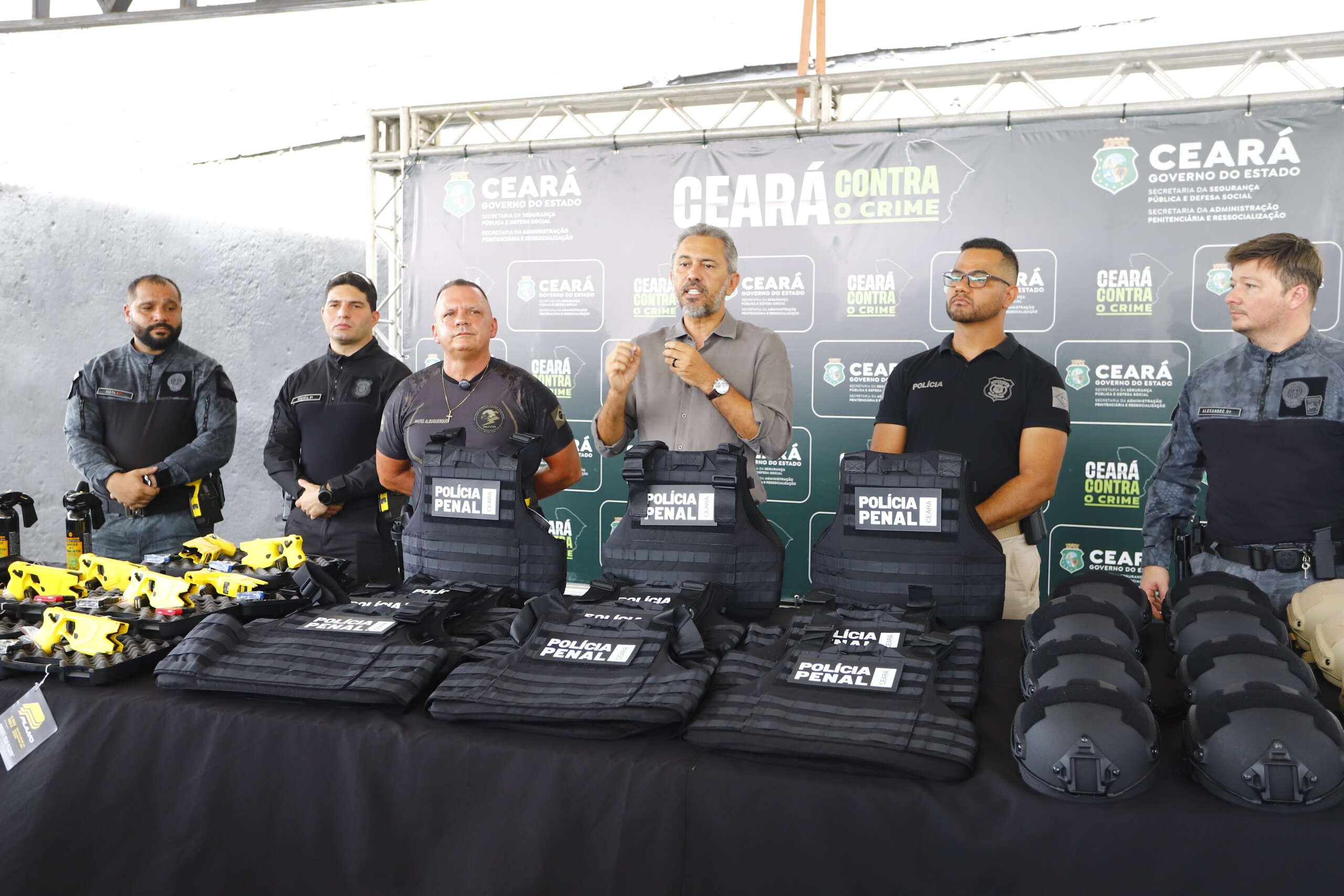 Governo do Ceará reforça polícia penal com mais de 3,3 mil novos equipamentos