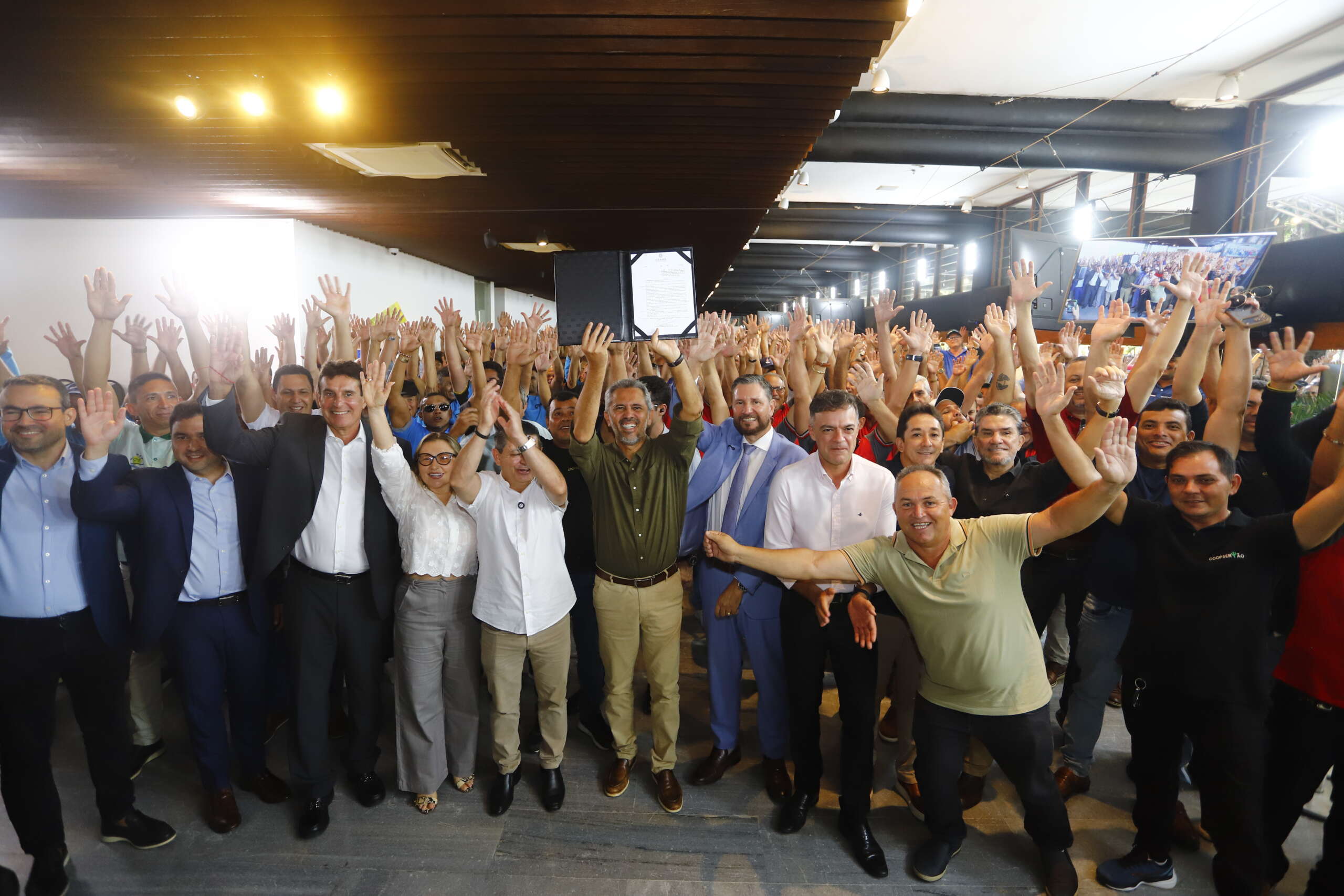 Governo do Ceará vai apoiar cooperativas de transporte interurbano complementar com aporte de R$ 25 milhões